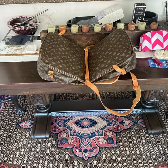 🌟🌟HOST PICK🌟🌟Absolutely Stunning Louis Vuitton Saddle Bag Purse - Picture 9 of 17